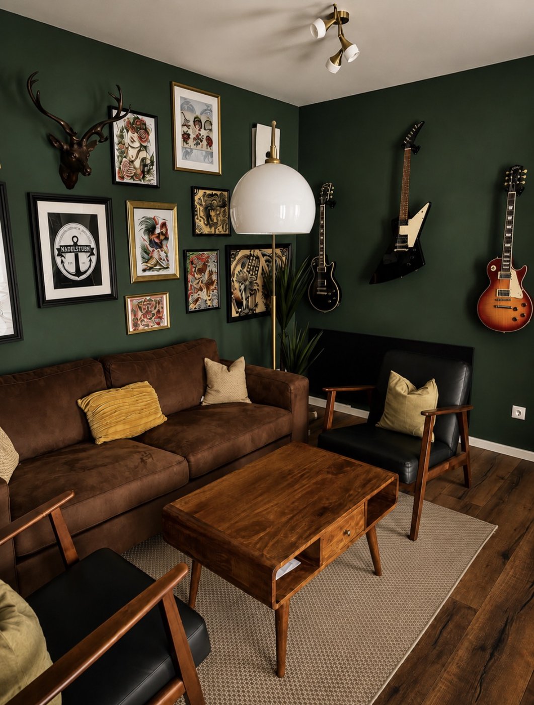Nadelstub'n Studio mit Gitarren – persönliche Atmosphäre